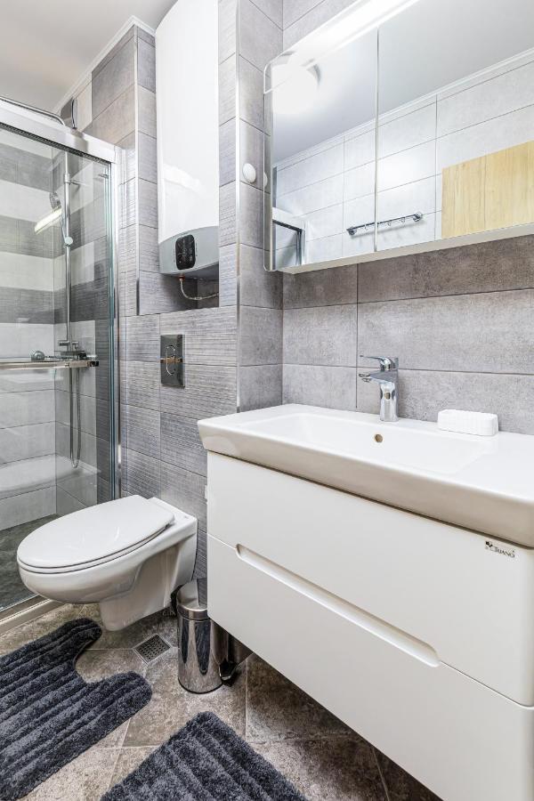 플로브디프 Stylish 1Bd Flat With A Parking Spot By Flat Mаnager 아파트 외부 사진